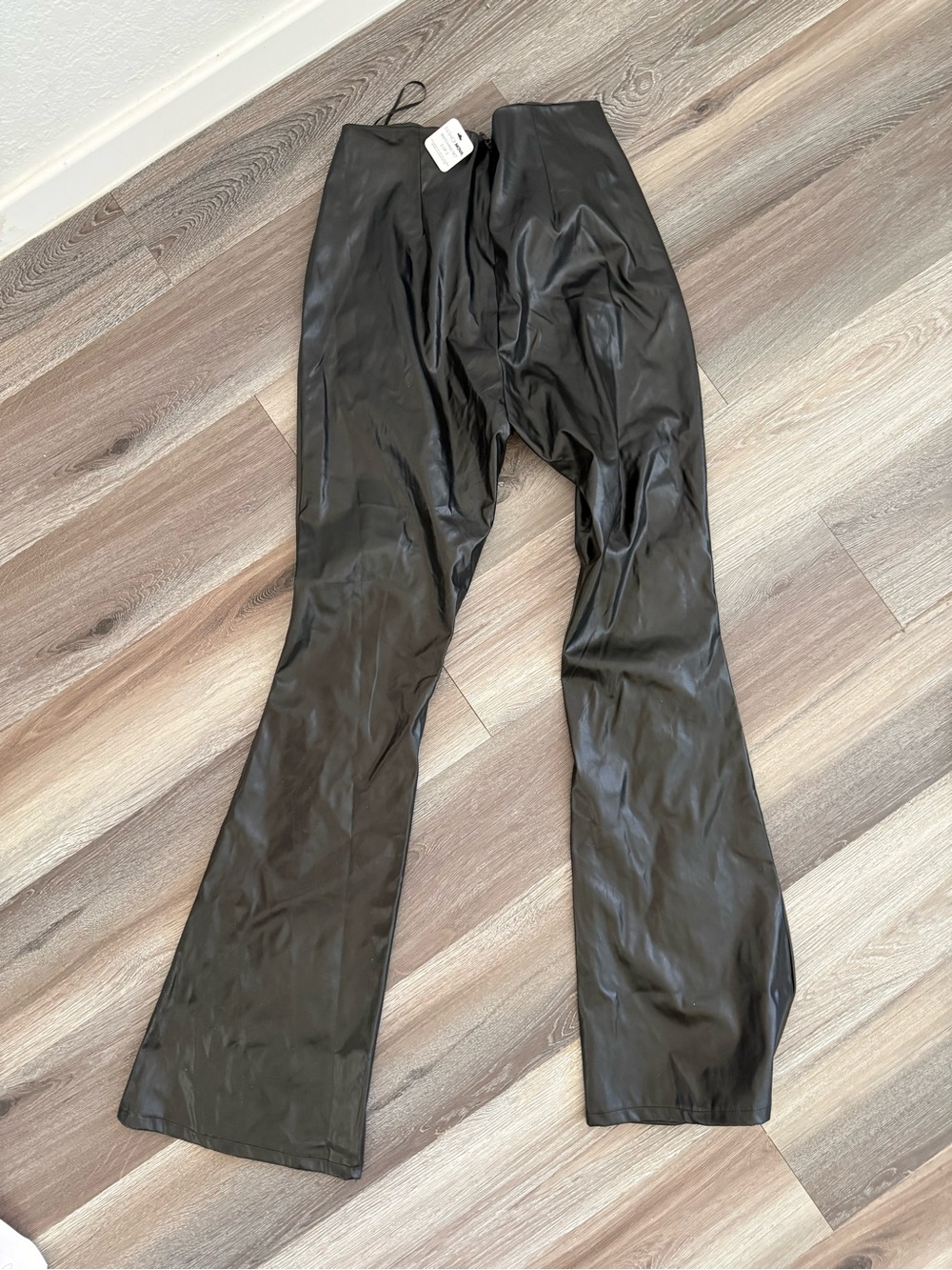 NWT fashion Nova Rosalia Faux Leather Pants Size XL - Picture 3 of 3